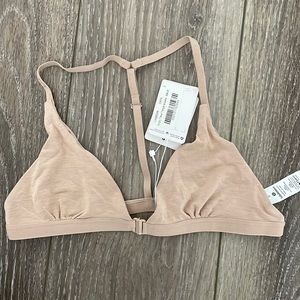 NWT SIMPLY THERE LULULEMON BRALETTE. NUDE. SIZE SMALL.